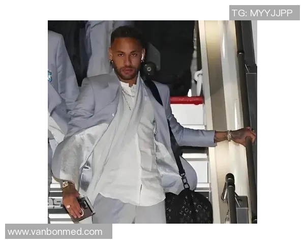 内马尔领衔大巴黎对决利物浦激情碰撞引发球迷热议